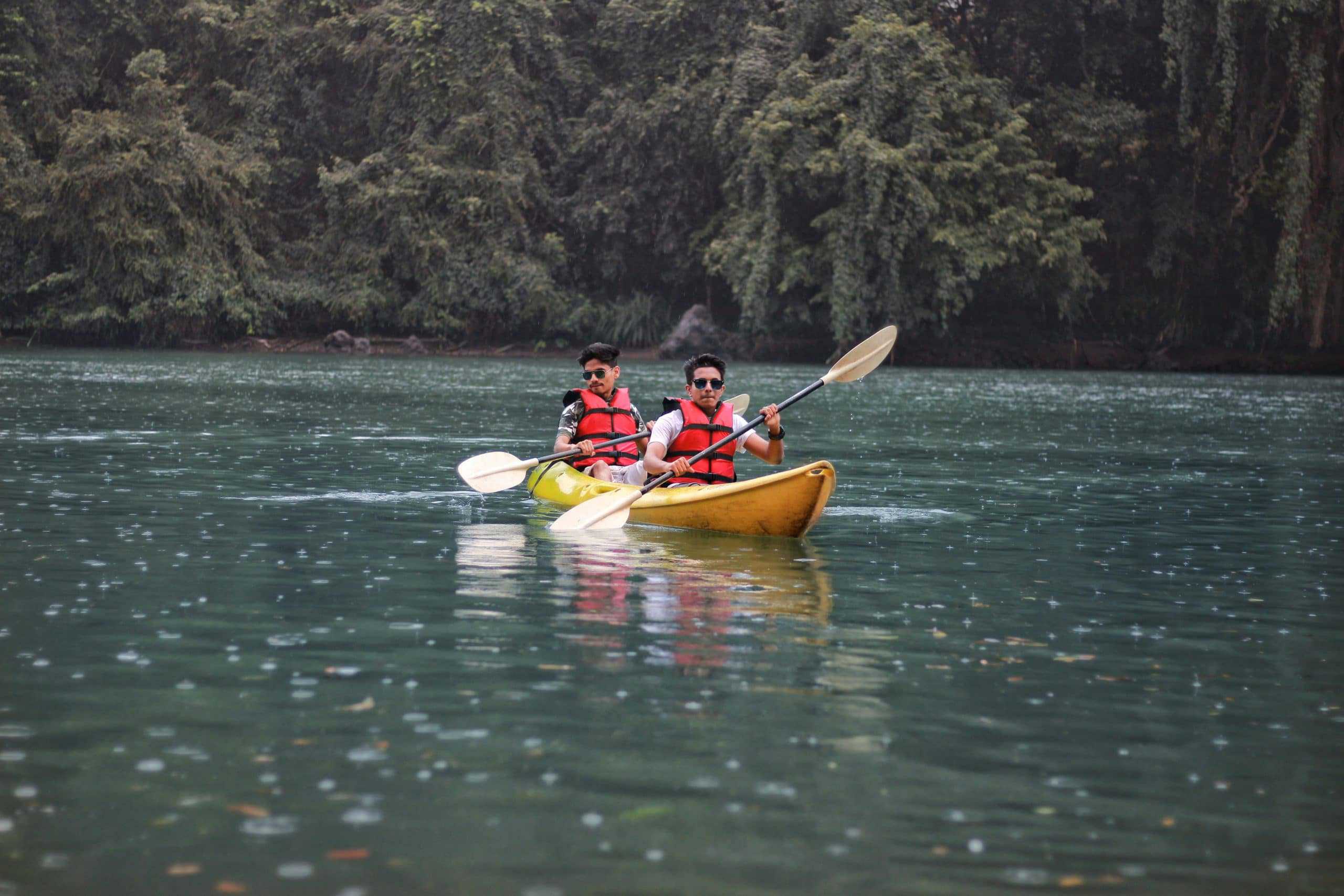 calories burned from kayaking