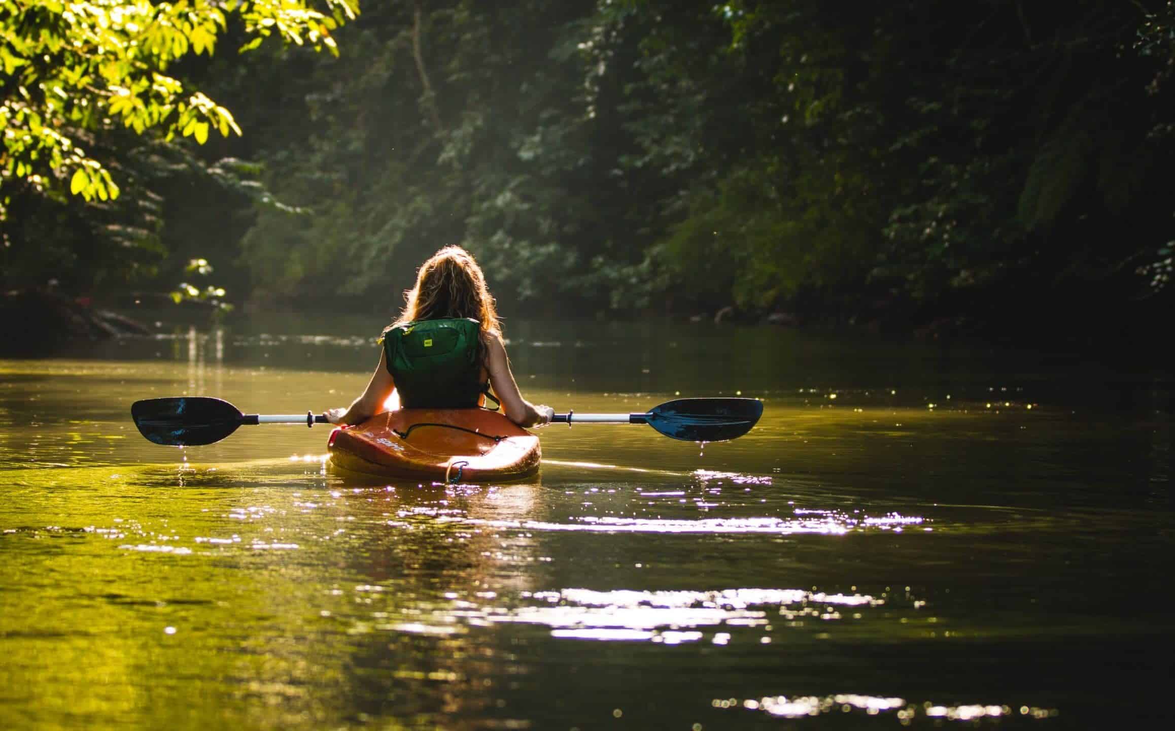 when is best to go kayaking in the US