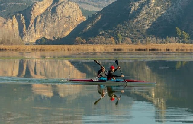 what to wear when kayaking