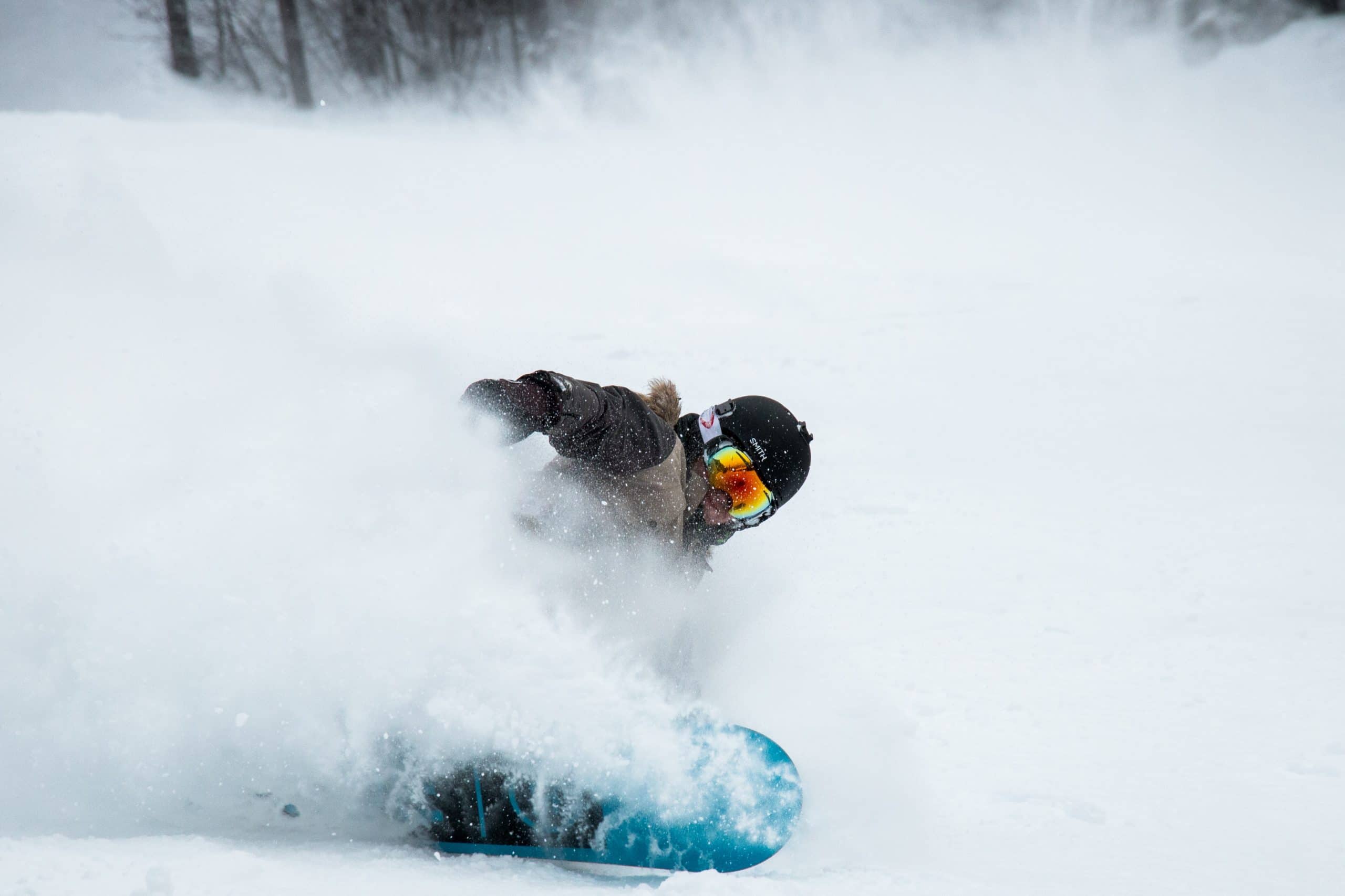 powder snowboarding