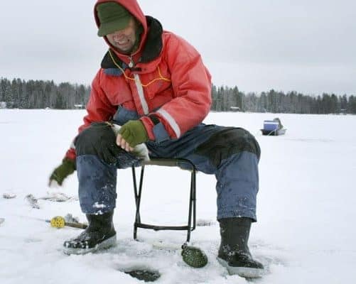 7 Best Ice Fishing Bibs [Reviews & Buyers Guide]