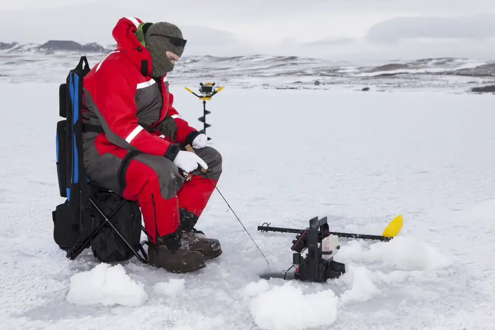 How to use a flasher while ice fishing